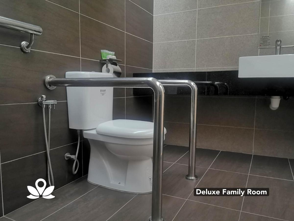 Zen Rooms Ambassador Residence Bintulu Bagian luar foto